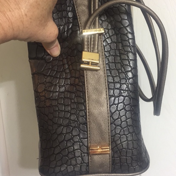 Samoe bucket style shoulder bag/purse medium size - Picture 2 of 14